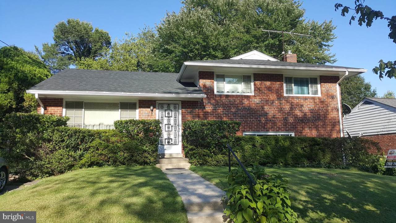 10213 Leslie Street - Photo 1