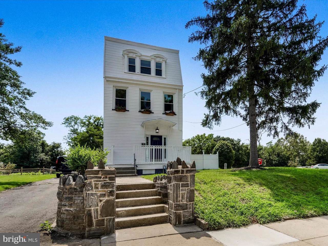 56 Greenwood Avenue - Photo 1