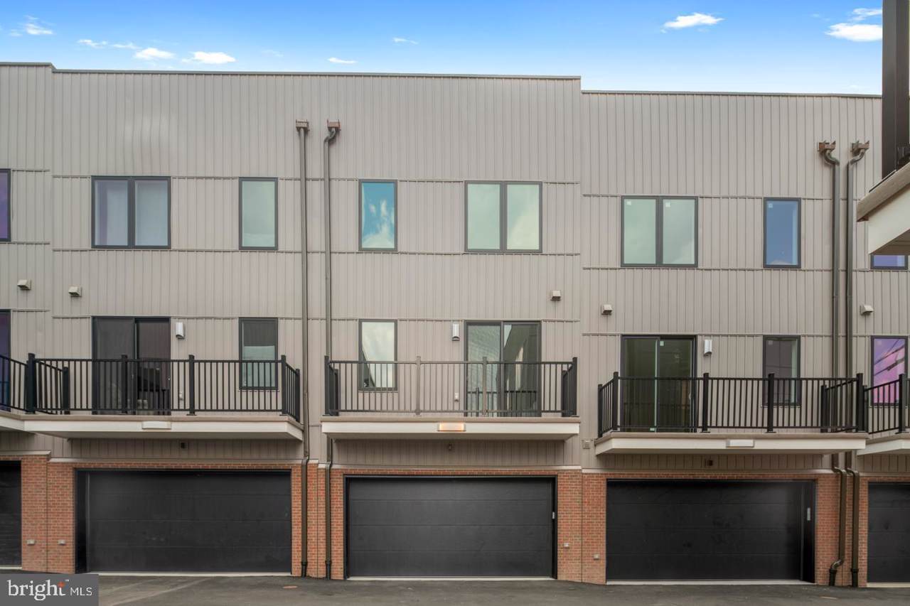 1405 Hancock Street - Photo 1
