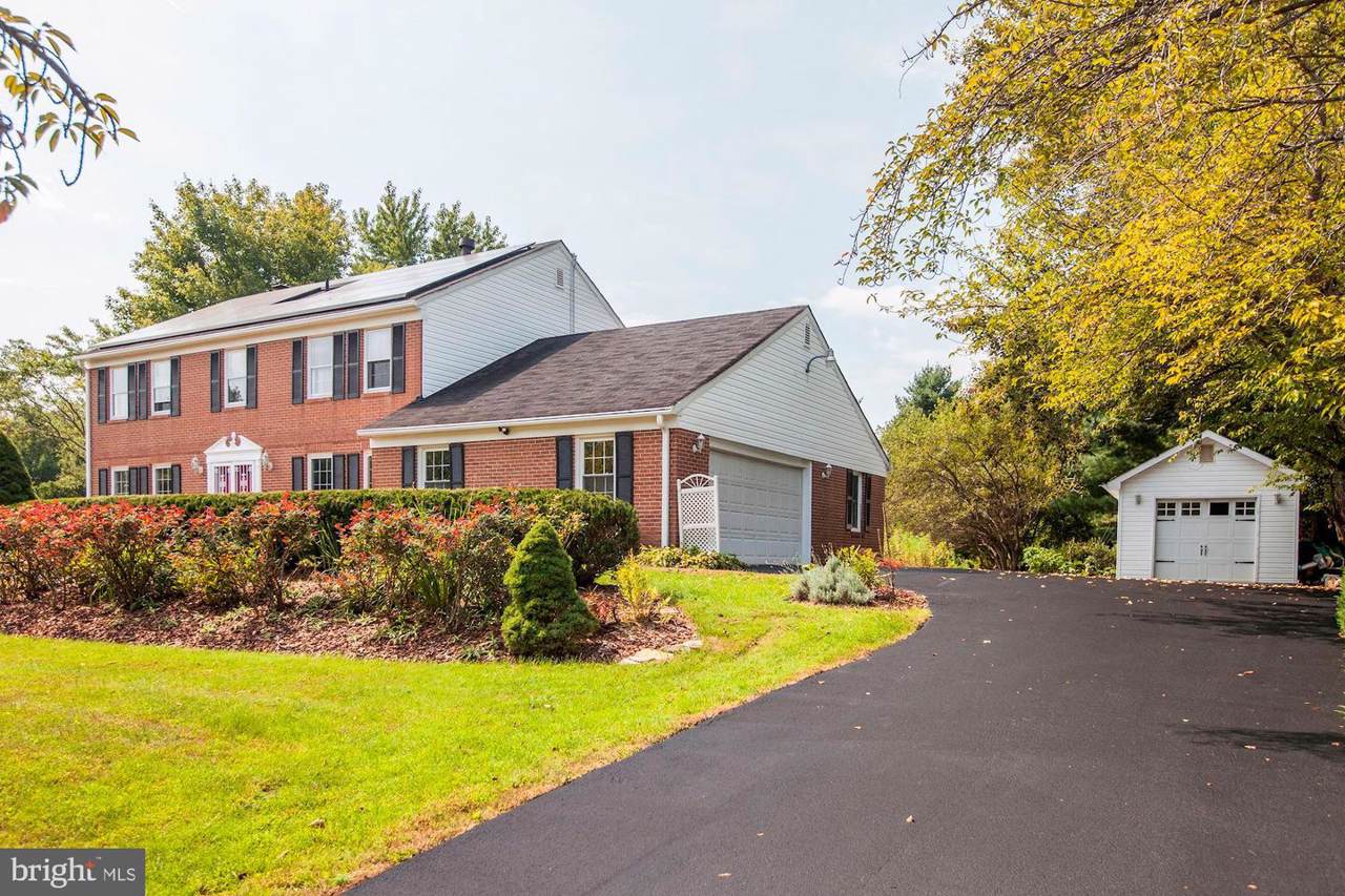 18108 Hollingsworth Drive - Photo 1