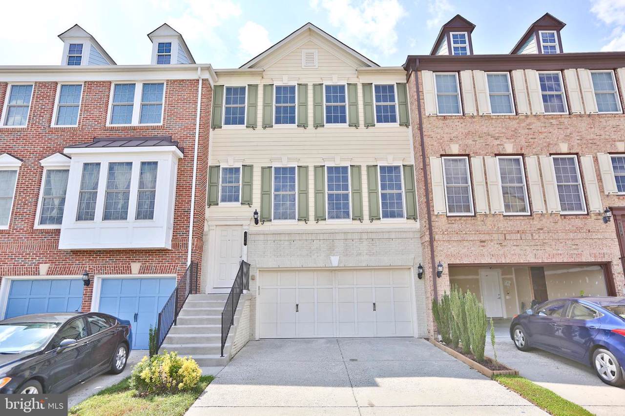 120 Great Laurel Square - Photo 1