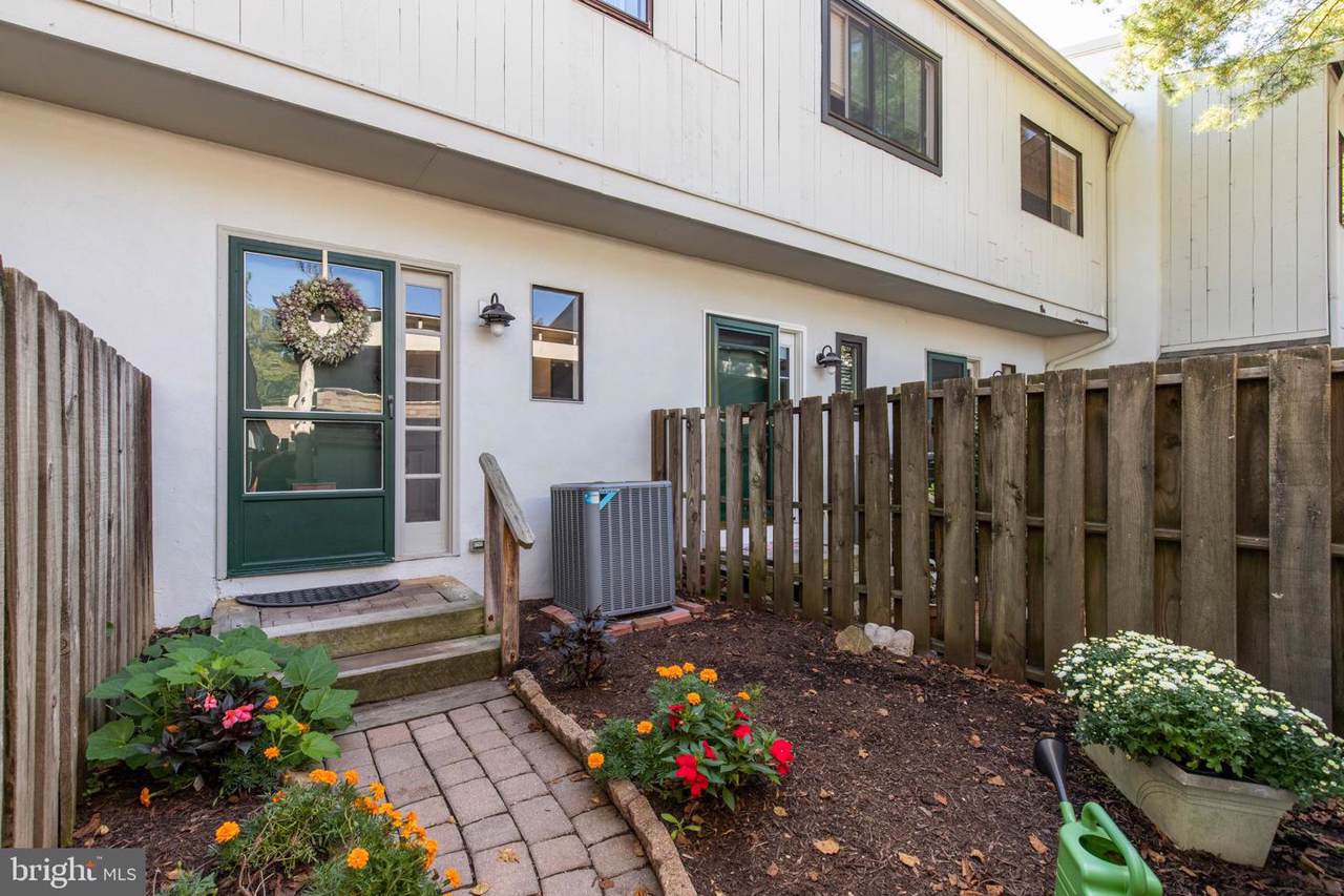 667 Summit House - Photo 1