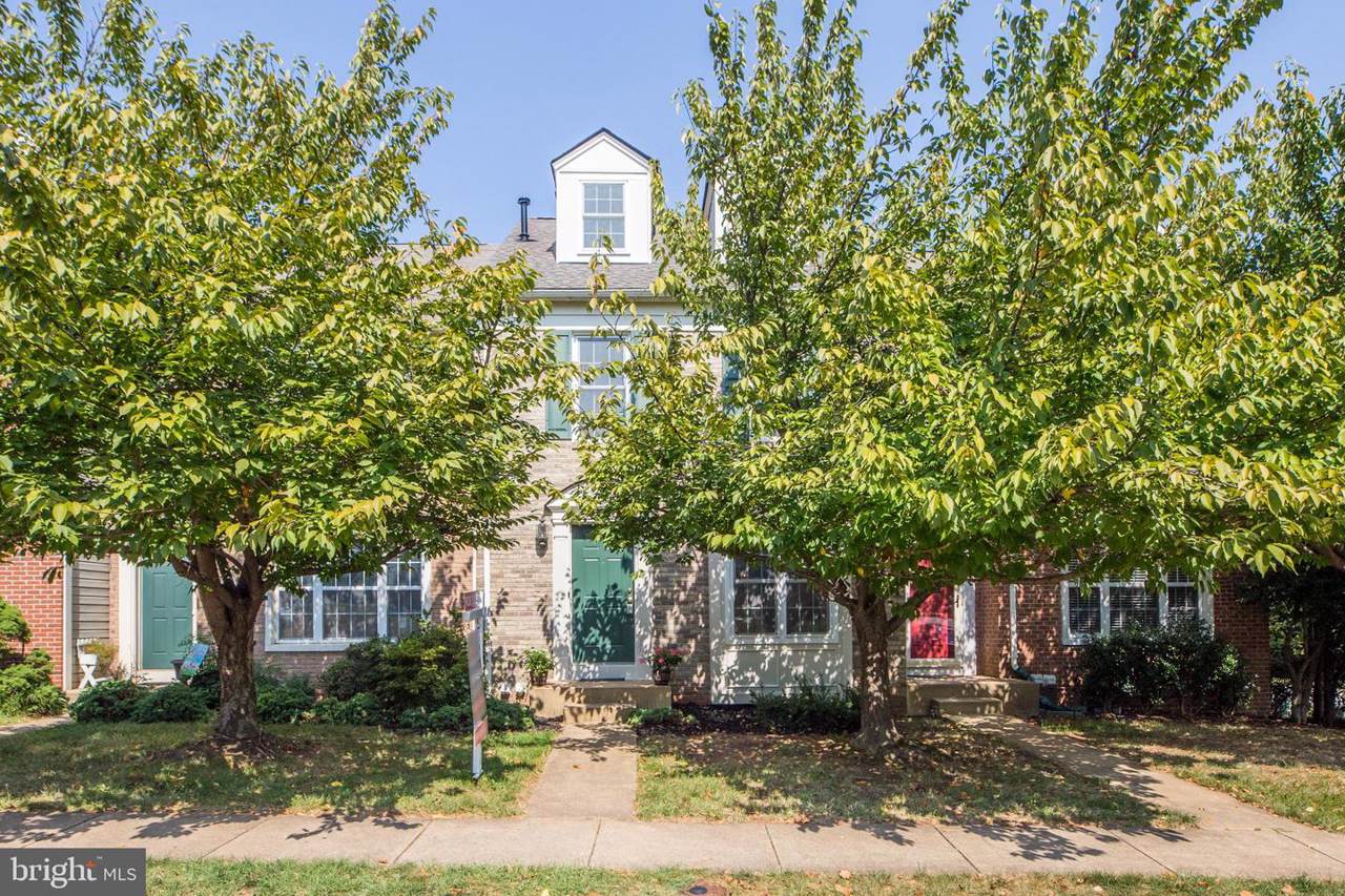 21983 Manning Square - Photo 1