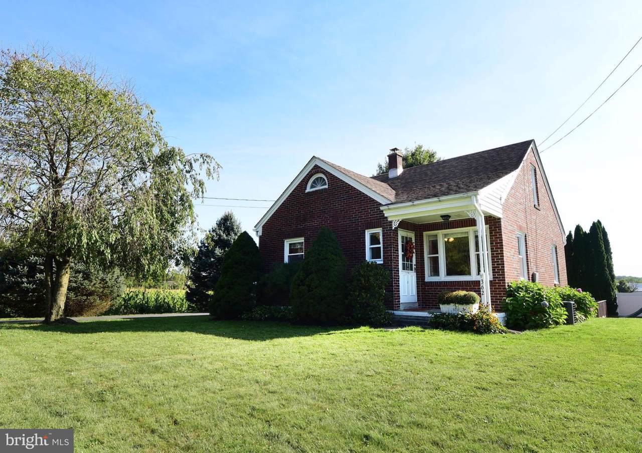 362 Laurel Street - Photo 1