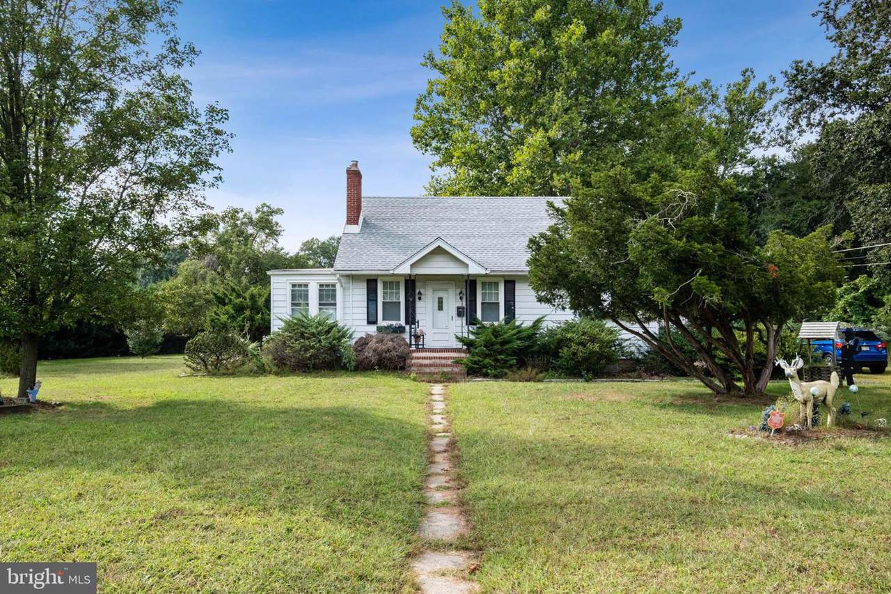 1202 Laurel Road - Photo 1
