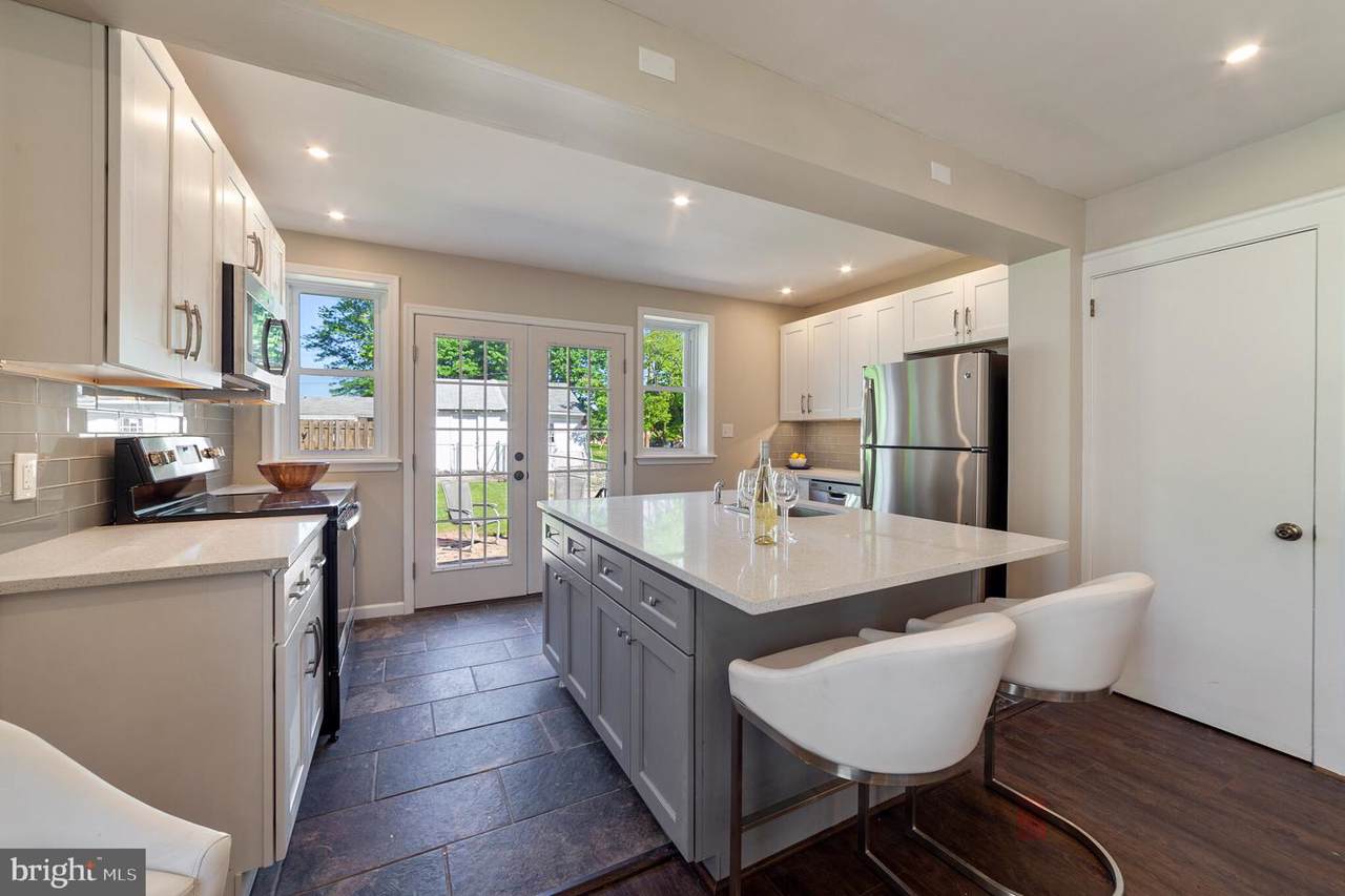 633 Forrest Avenue - Photo 1