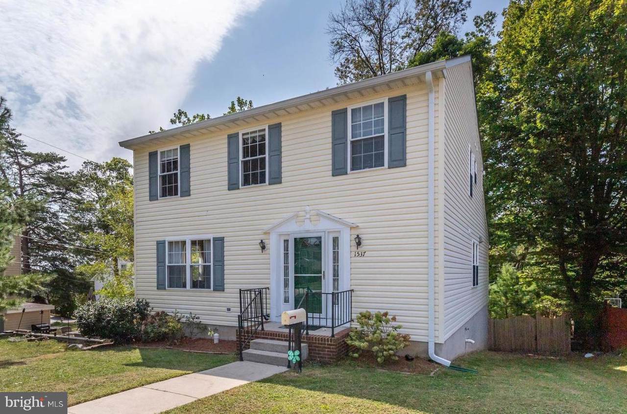 1537 Clearwood Road - Photo 1