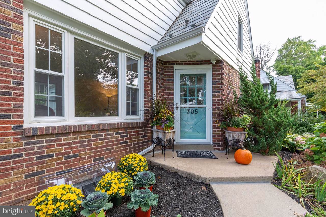 305 Chestnut Street - Photo 1