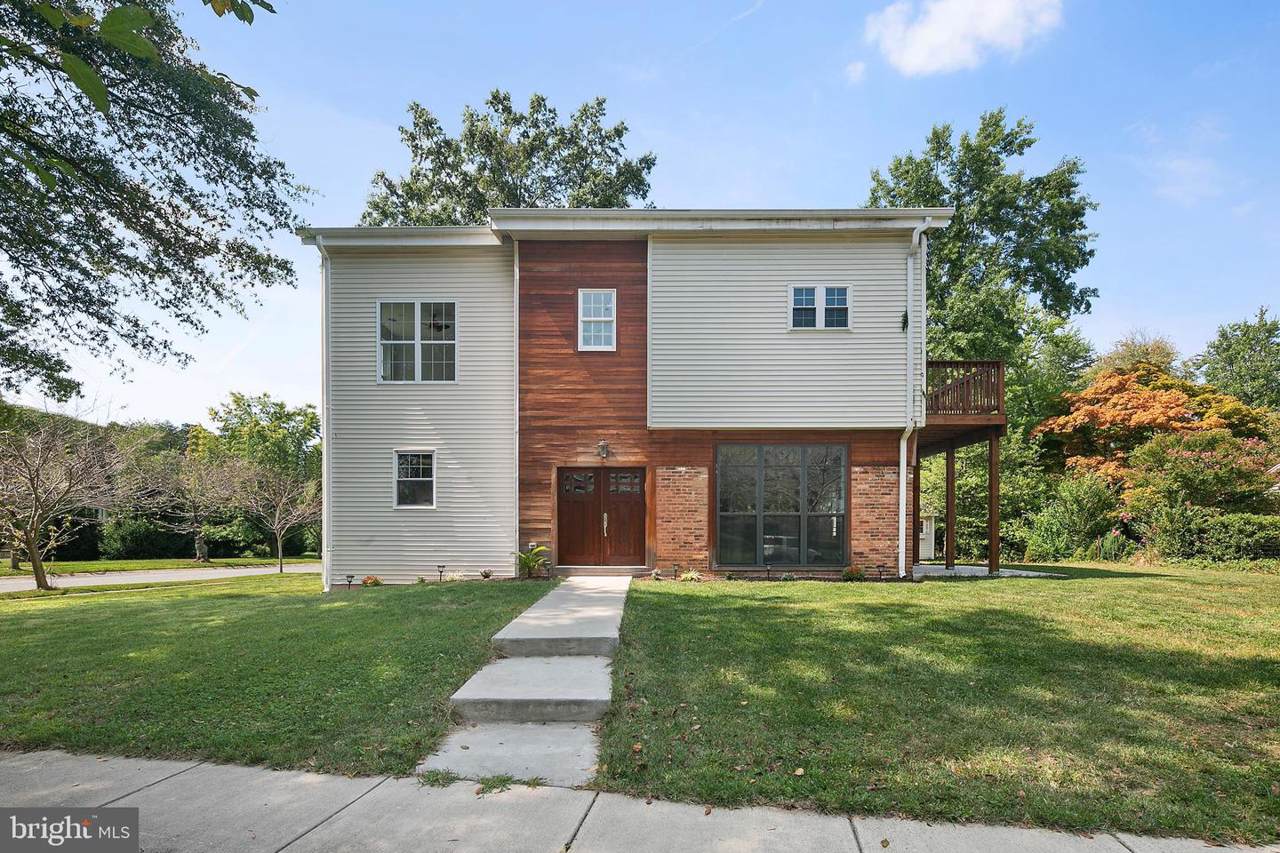305 Lorraine Drive - Photo 1