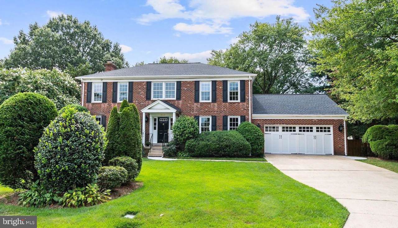 5832 Wessex Lane - Photo 1