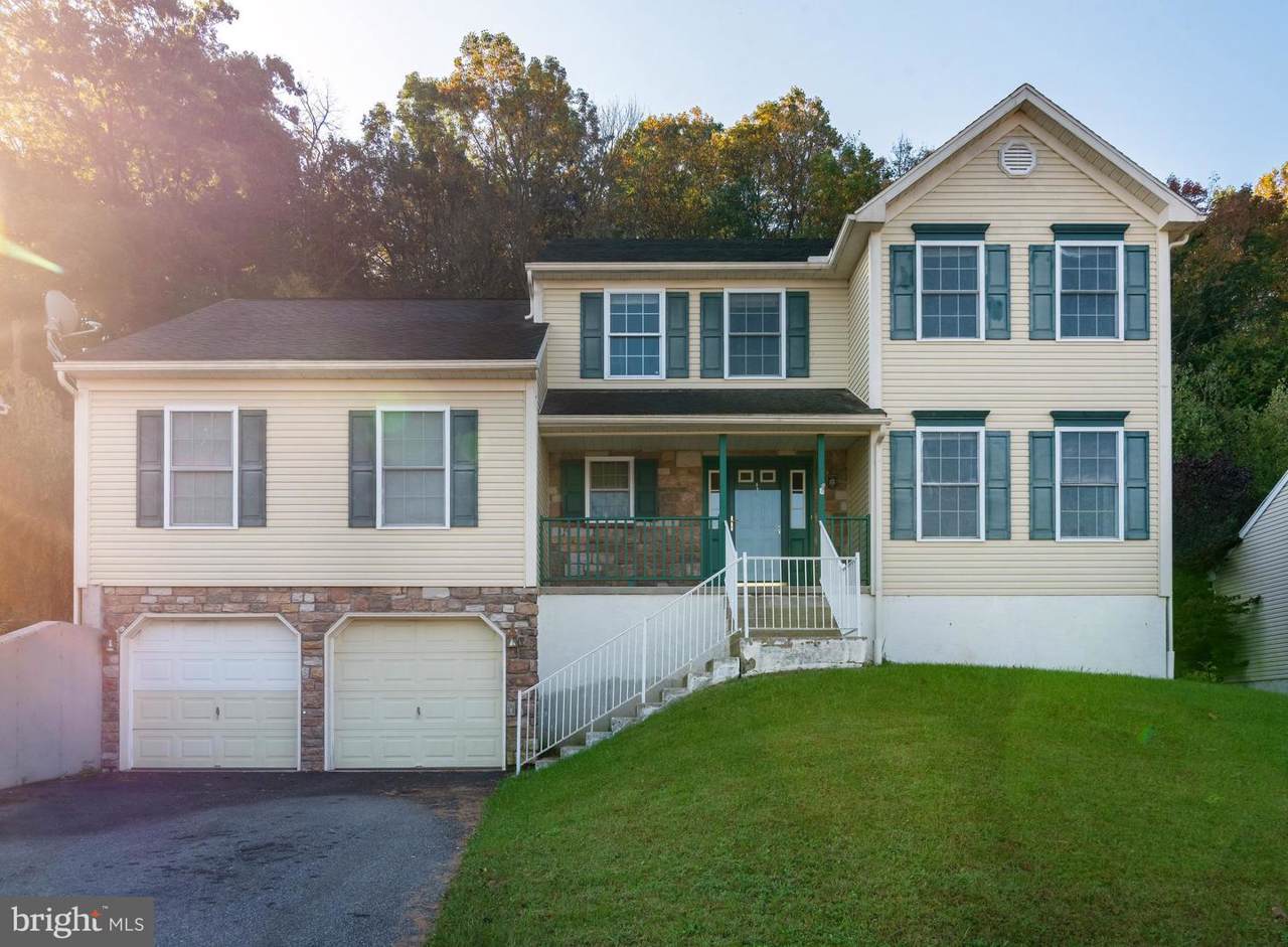 906 Connor Court - Photo 1
