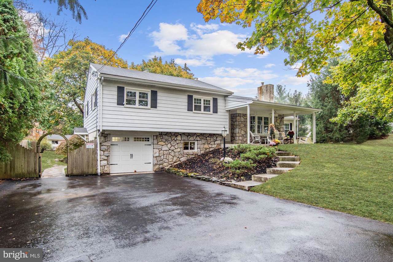 214 8TH Avenue - Photo 1