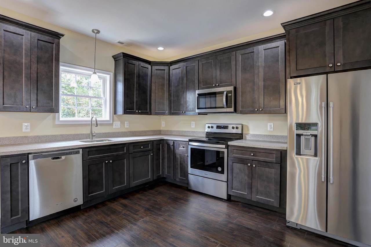 1901 Park Place - Photo 1