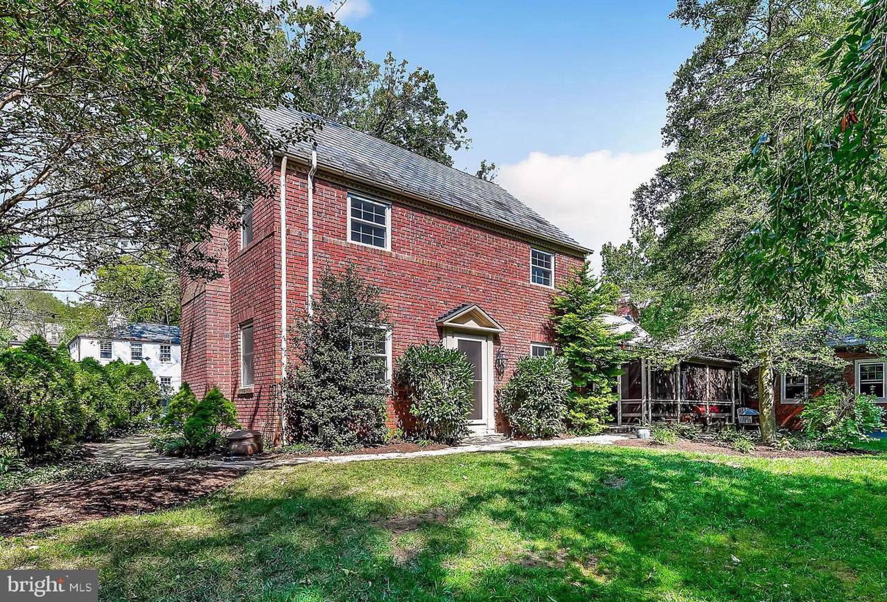 5113 Falls Road - Photo 1