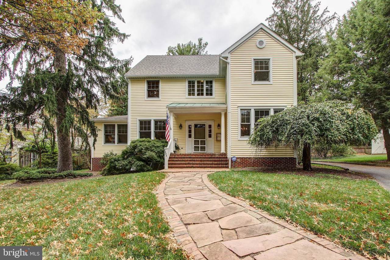 3804 Montrose Driveway - Photo 1