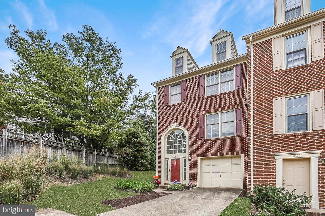 231 Yale Drive - Photo 1