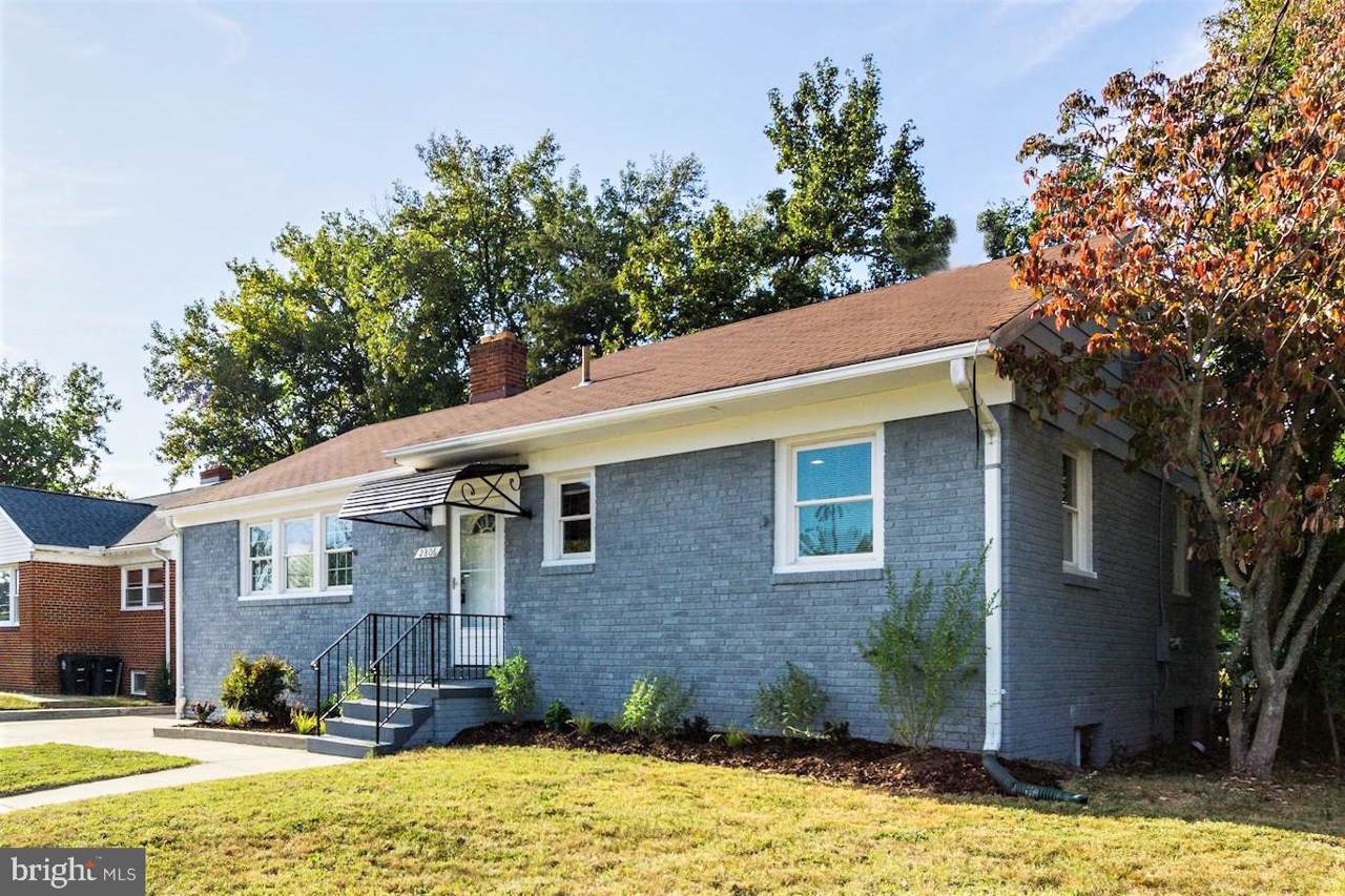 2806 Colebrooke Drive - Photo 1
