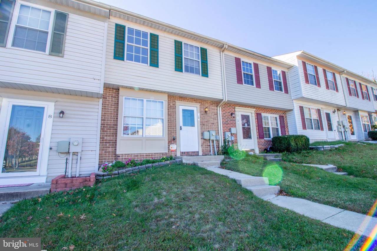 10 London Perry Court - Photo 1