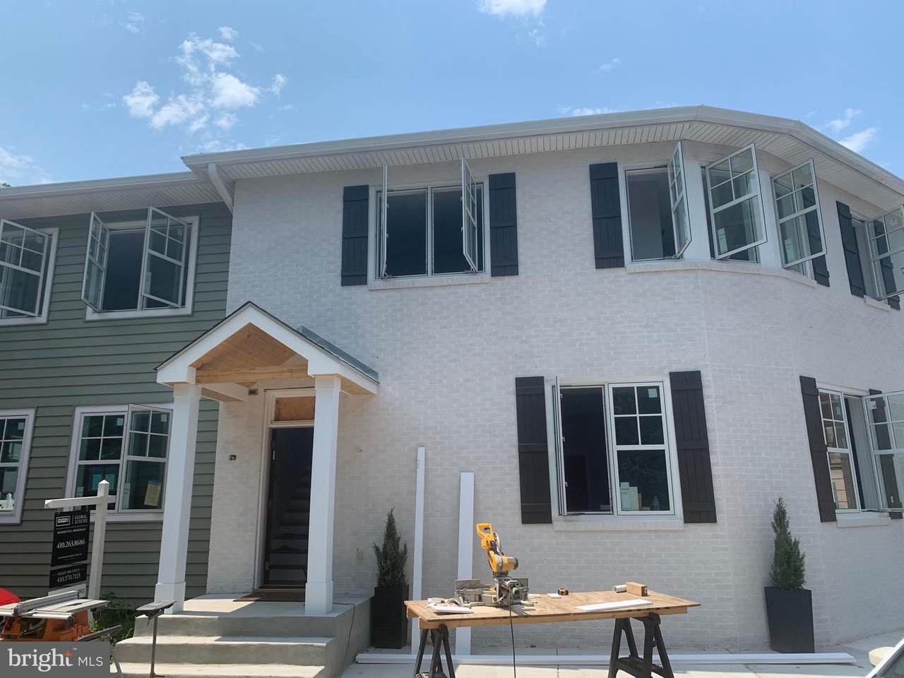 9 Colonial Avenue - Photo 1