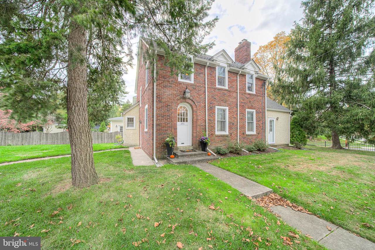 201 Yeakel Avenue - Photo 1