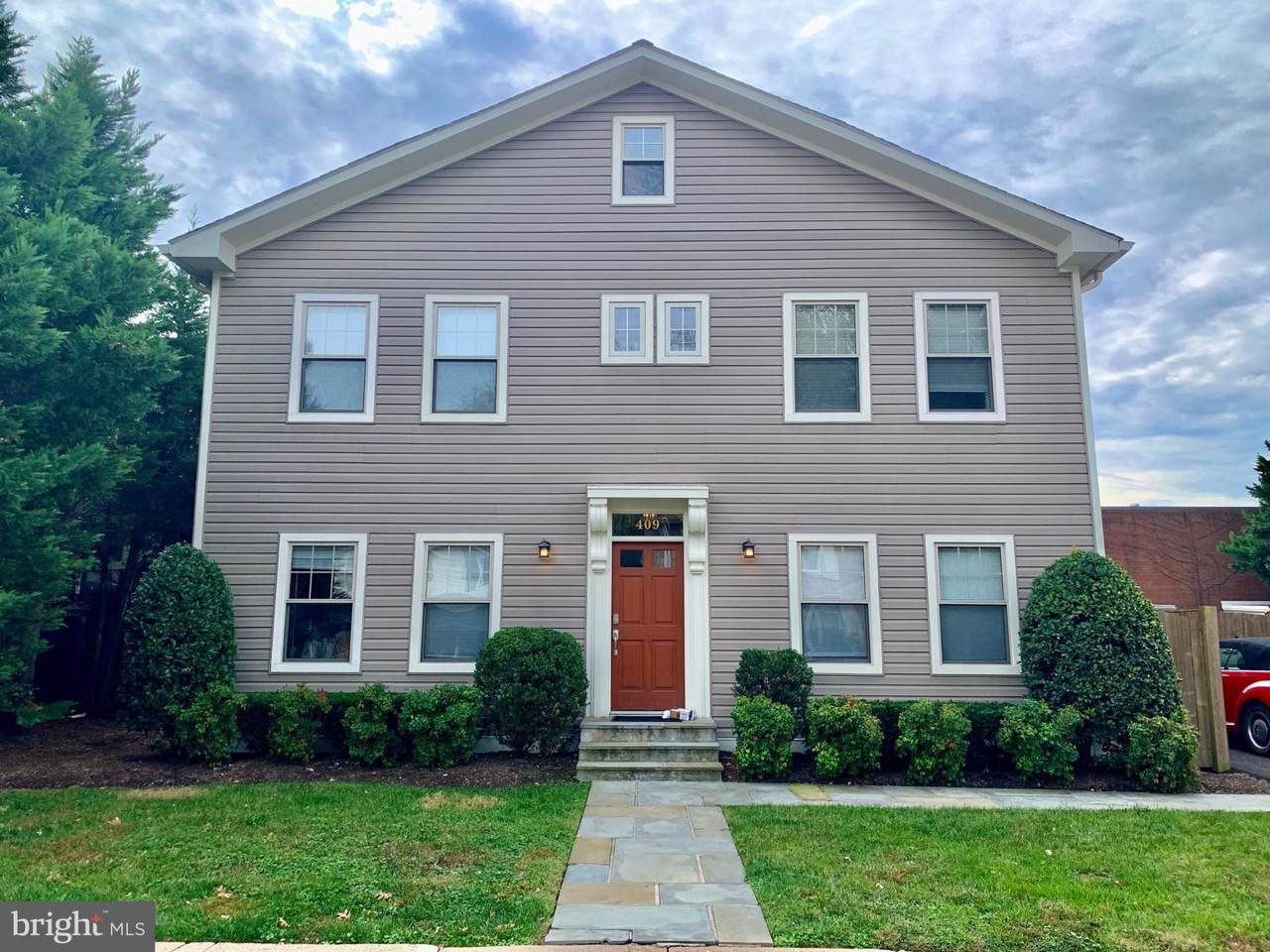 409 Raymond Avenue - Photo 1