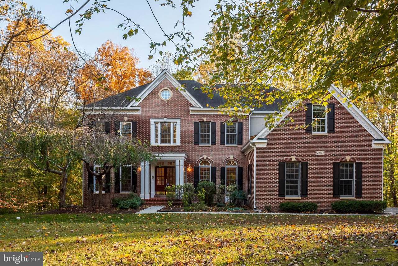 2507 Hobbits Lane - Photo 1