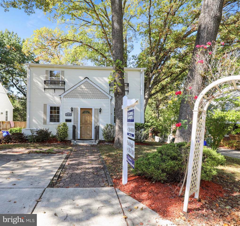 9710 Sutherland Road - Photo 1