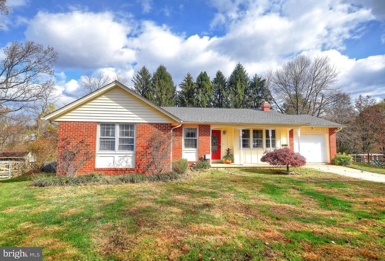 501 Applewood Drive - Photo 1