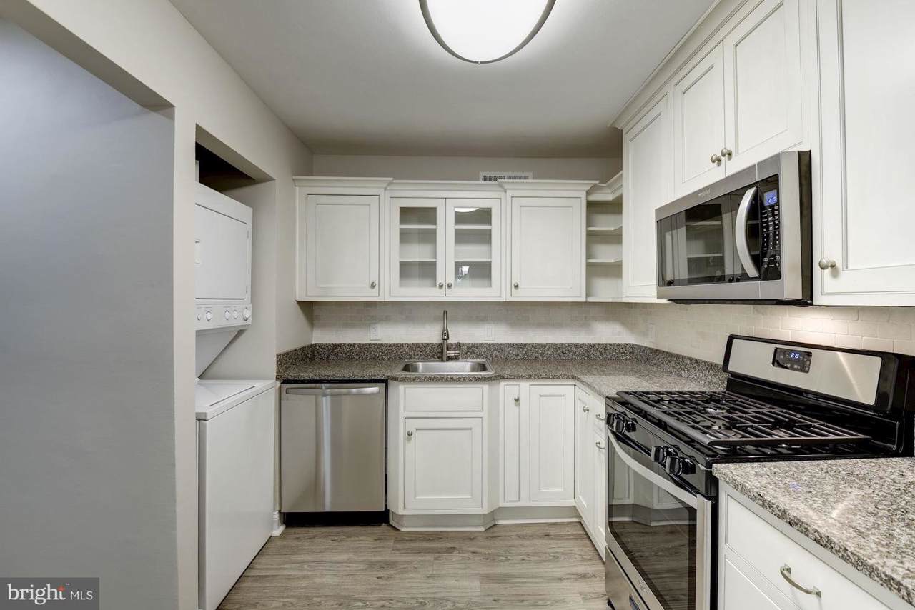 10 Monroe Street - Photo 1