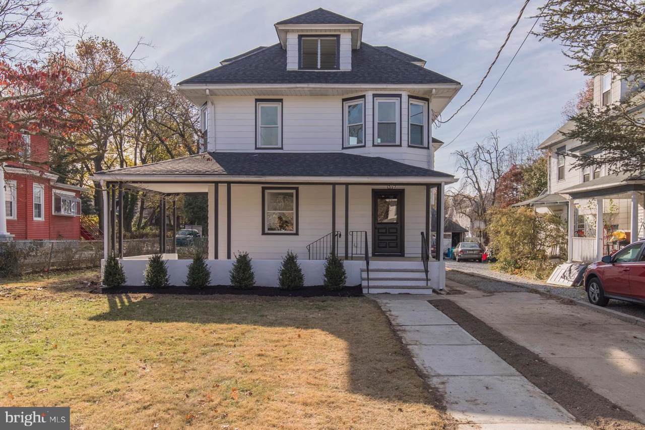 218 8TH Avenue - Photo 1