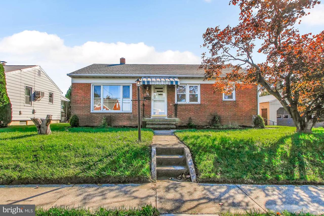 206 Elm Avenue - Photo 1