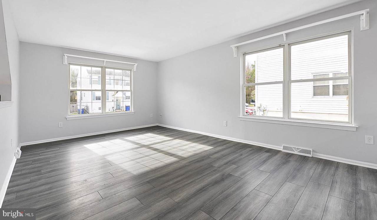 122 Wimbledon Court - Photo 1