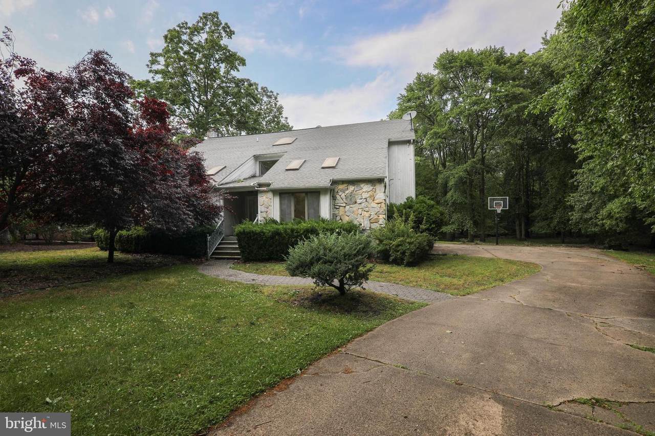 1 Alton Avenue - Photo 1