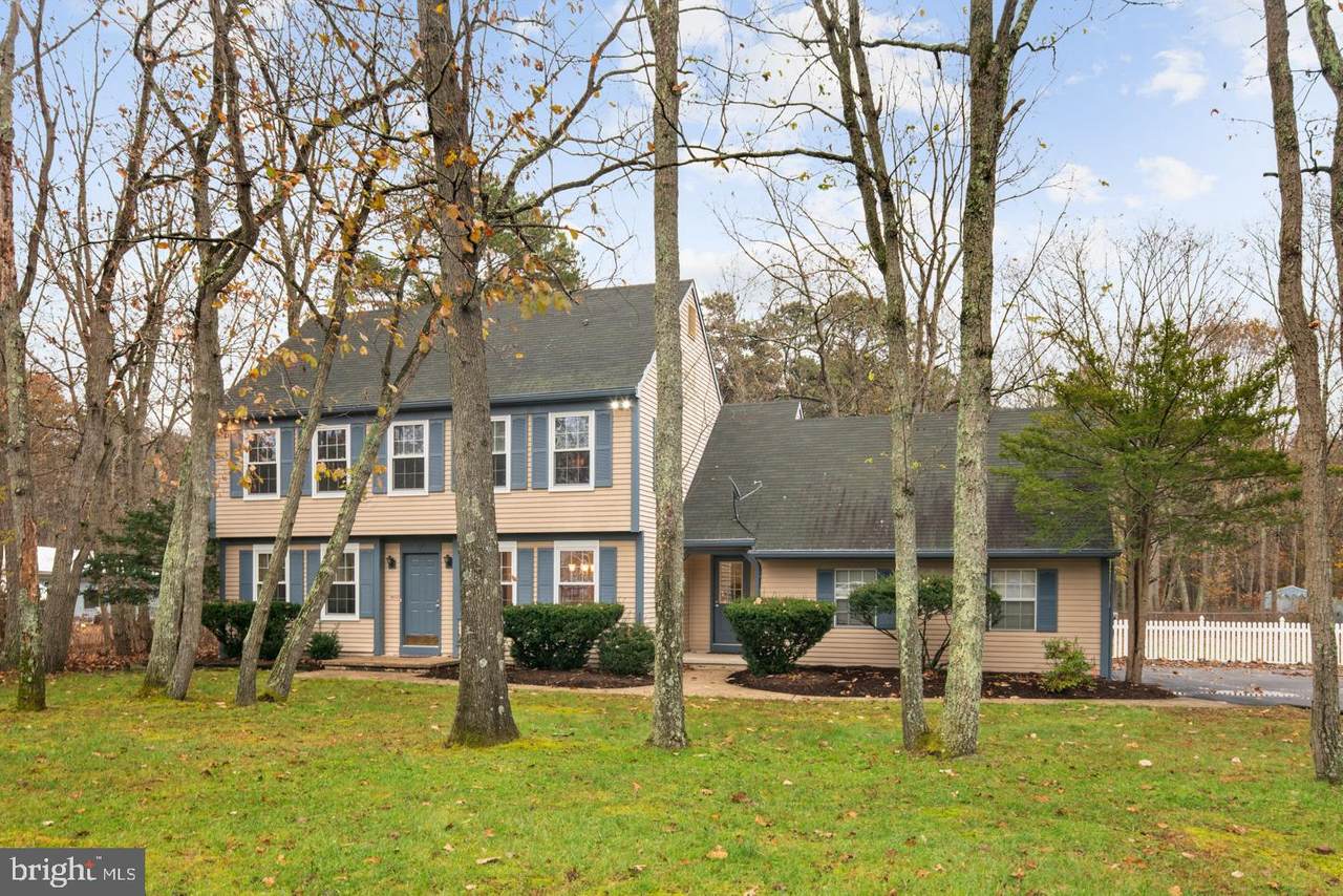 131 Deerfield Avenue - Photo 1