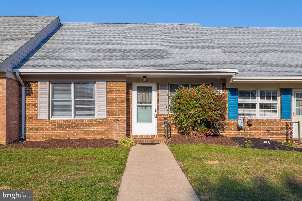 208 Pelham Drive - Photo 1