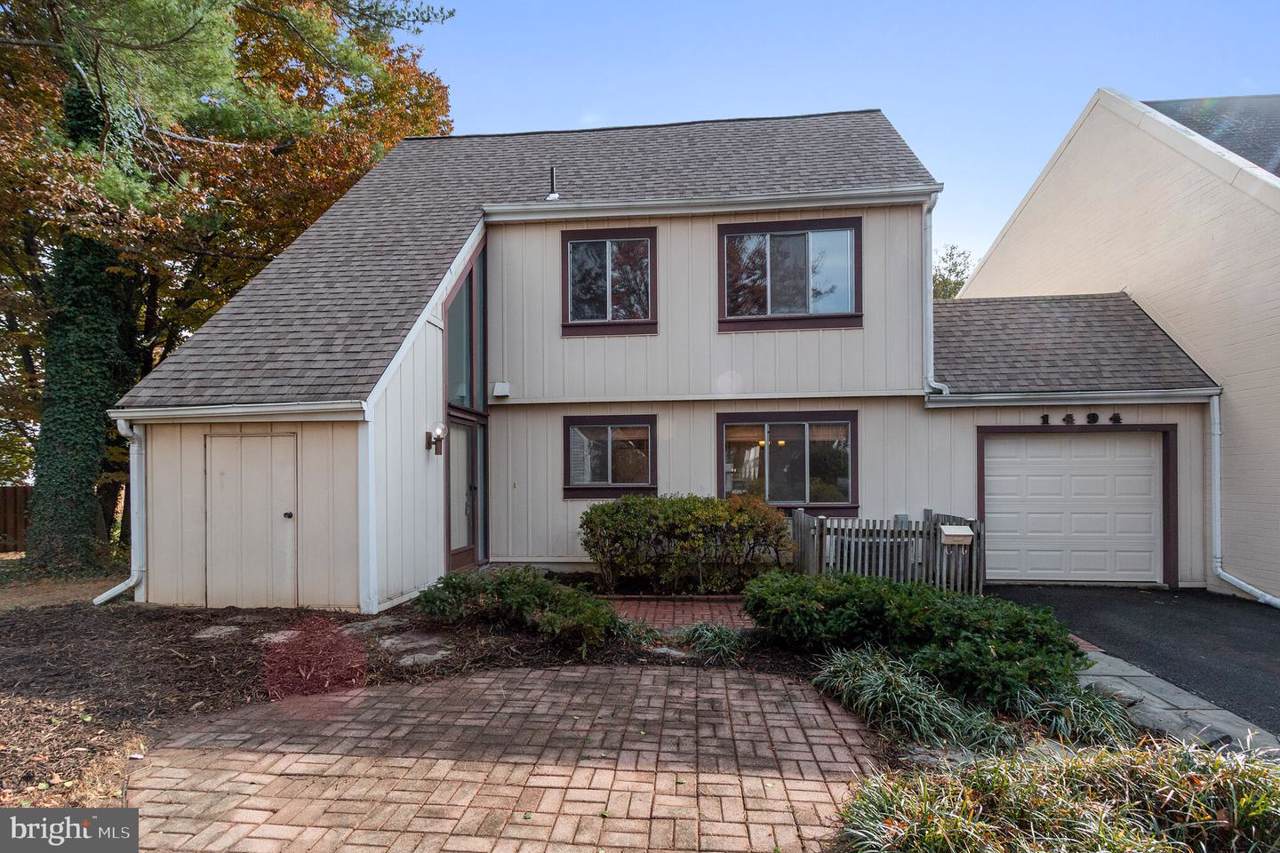 1494 Roundleaf Court - Photo 1
