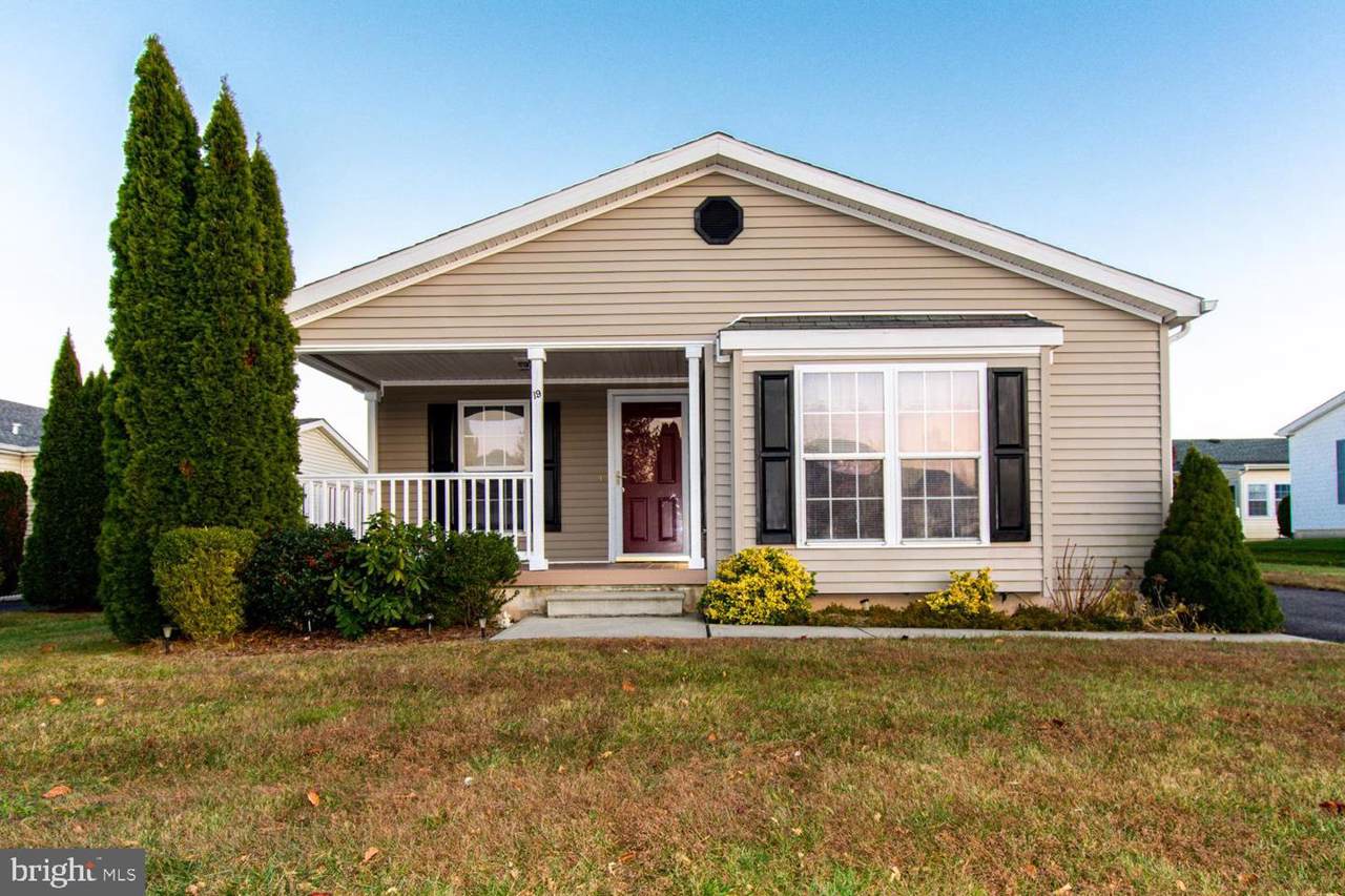 19 Bridgewater Drive - Photo 1