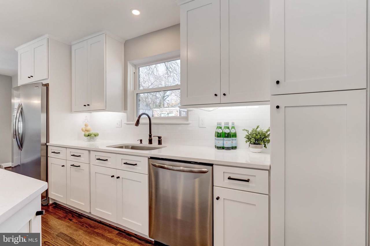 406 Hinsdale Lane - Photo 1