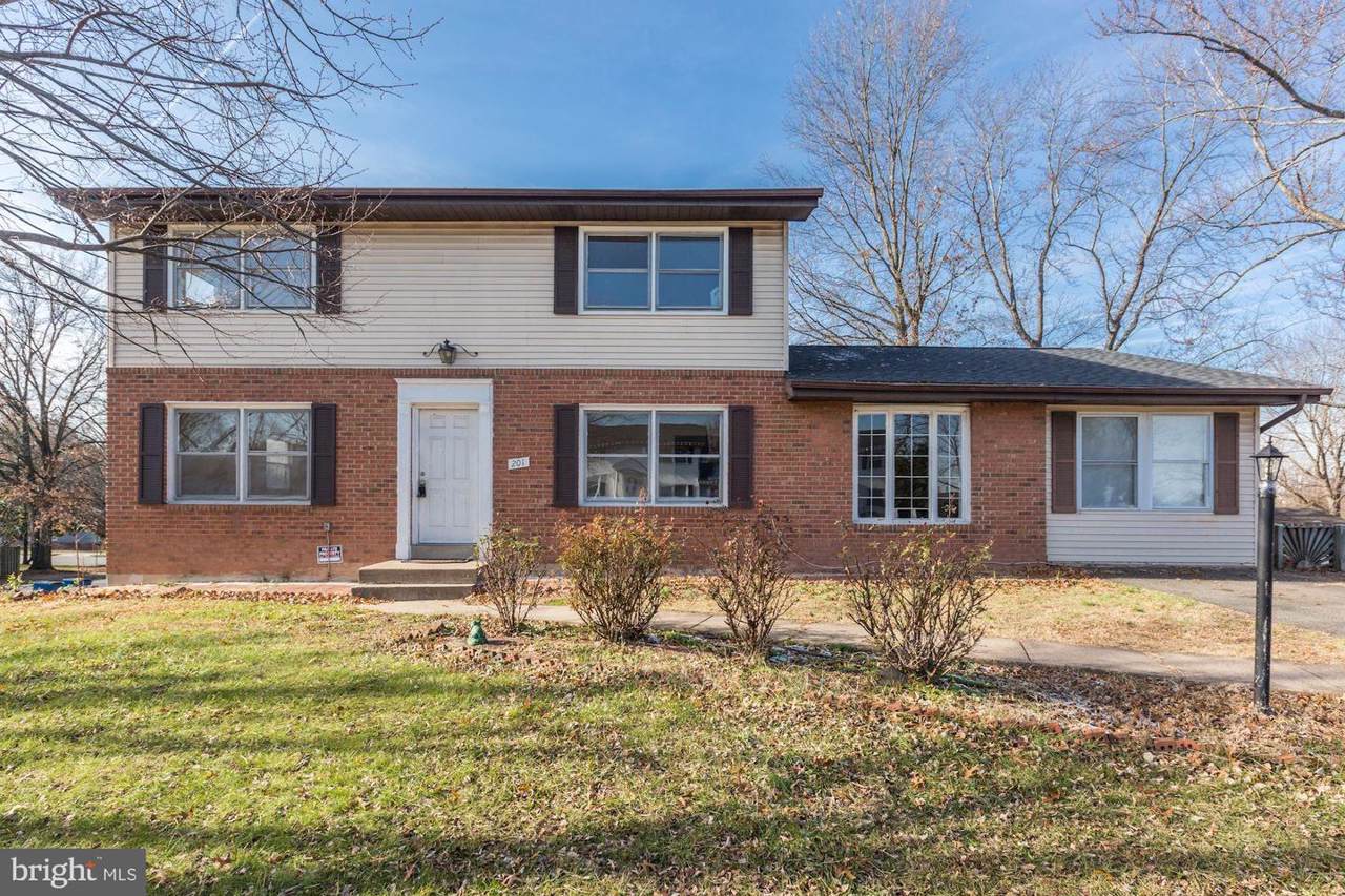 201 Lincoln Avenue - Photo 1