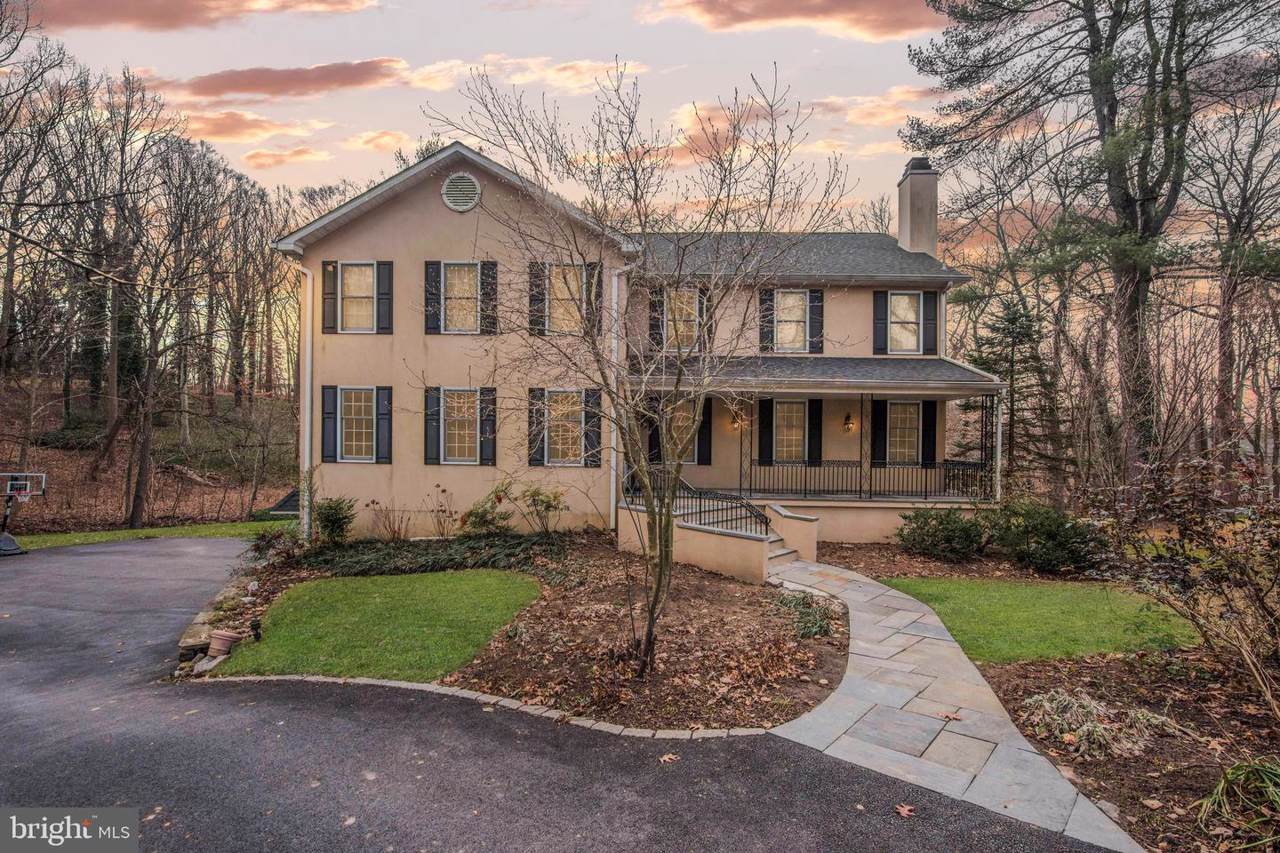 930 Academy Lane - Photo 1