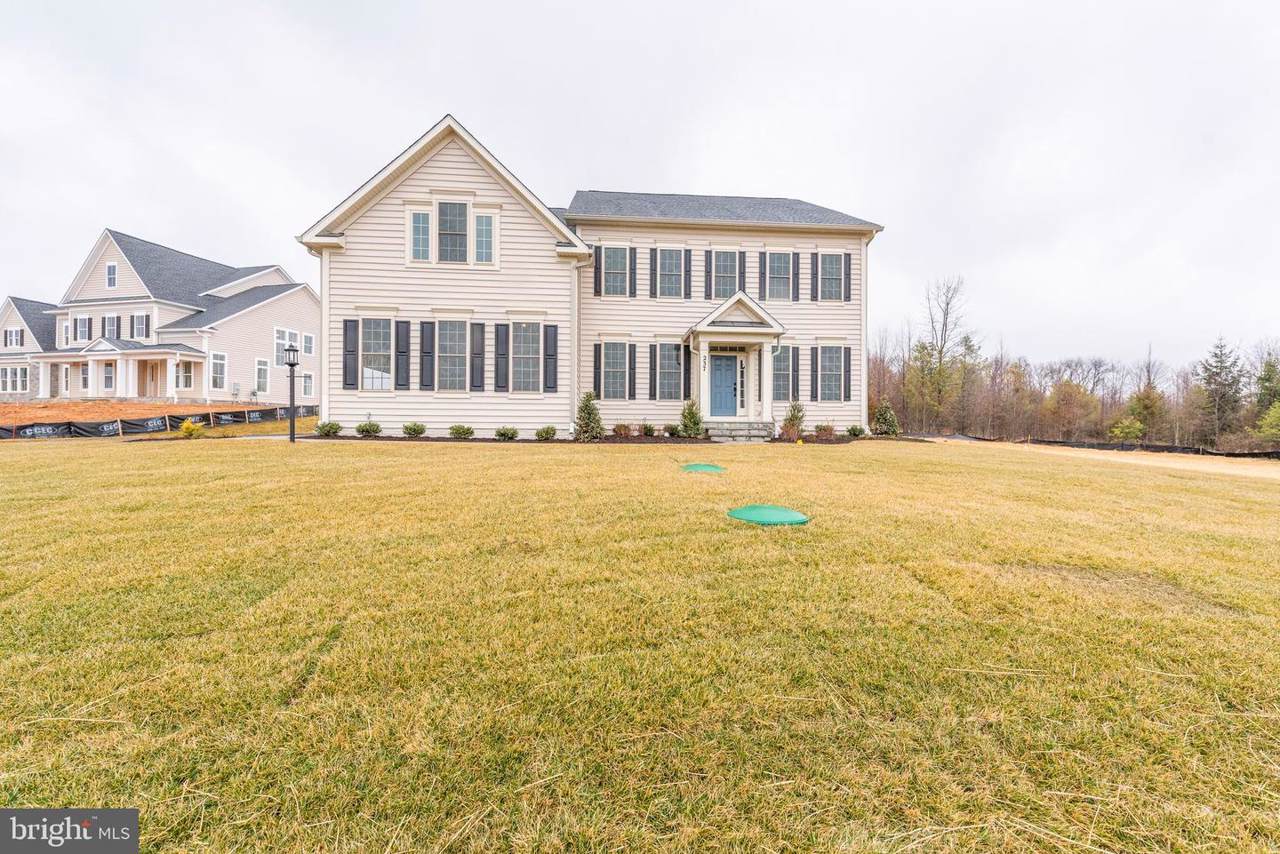 237 Barberry Lane - Photo 1