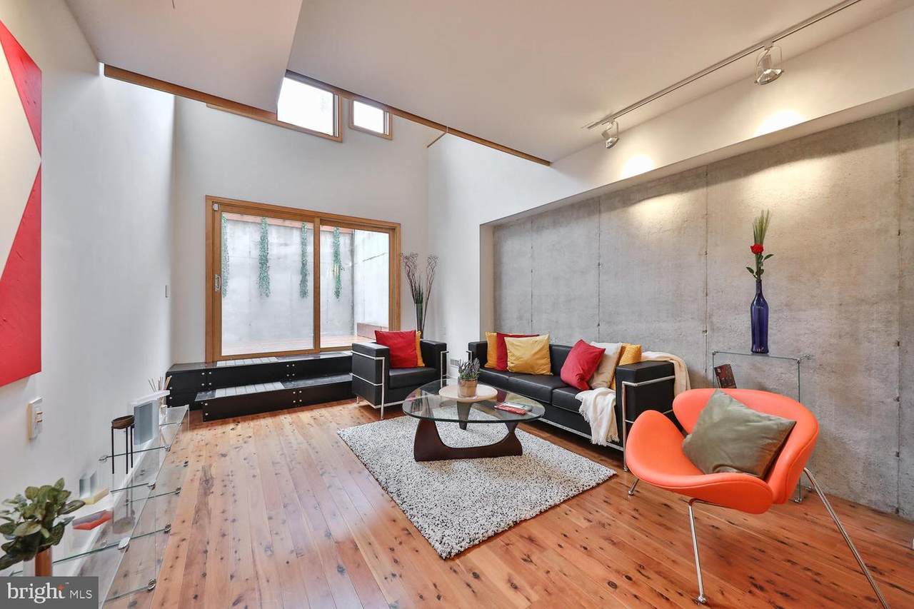 743 Chadwick Street - Photo 1
