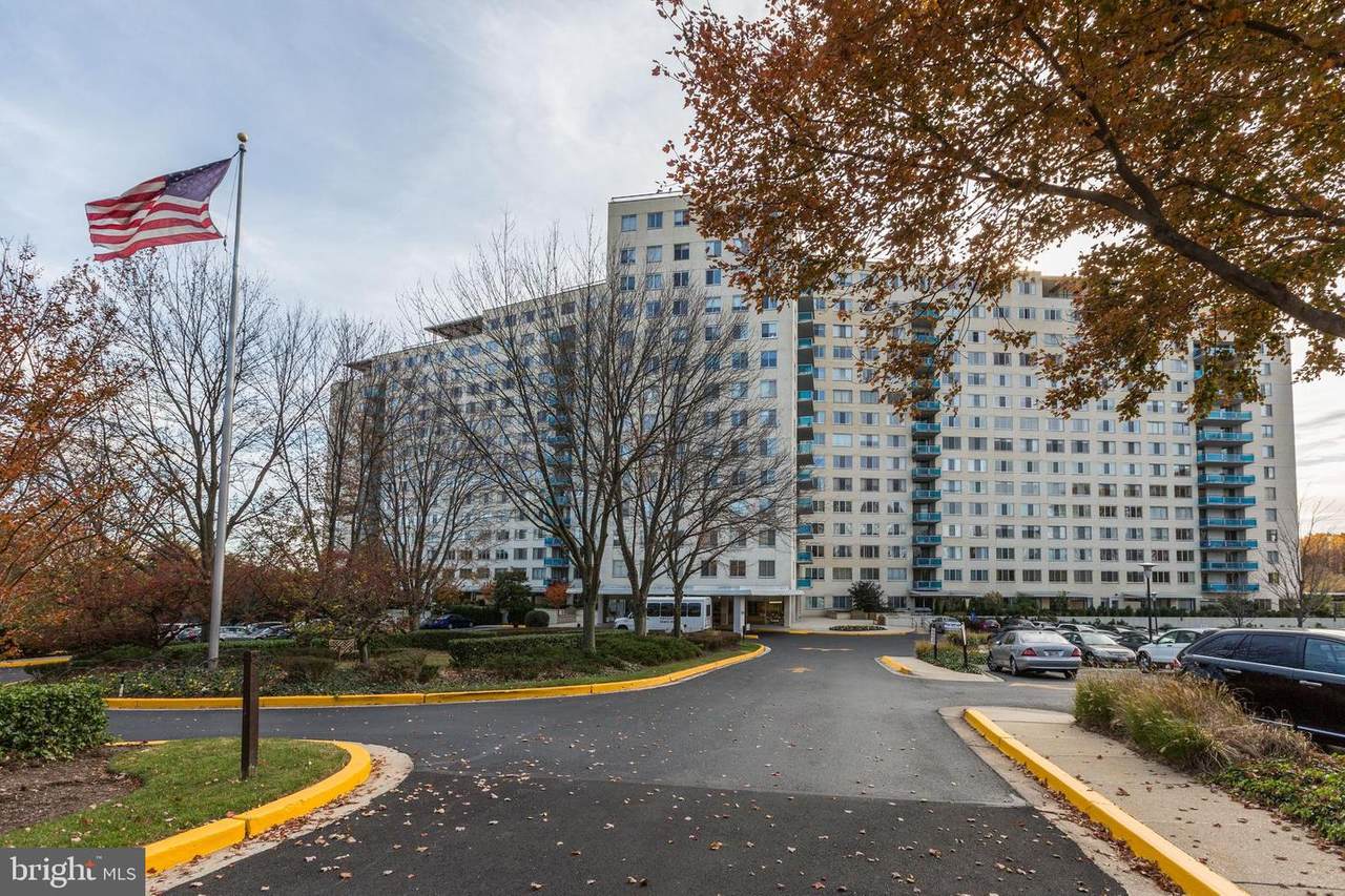 10500 Rockville Pike - Photo 1