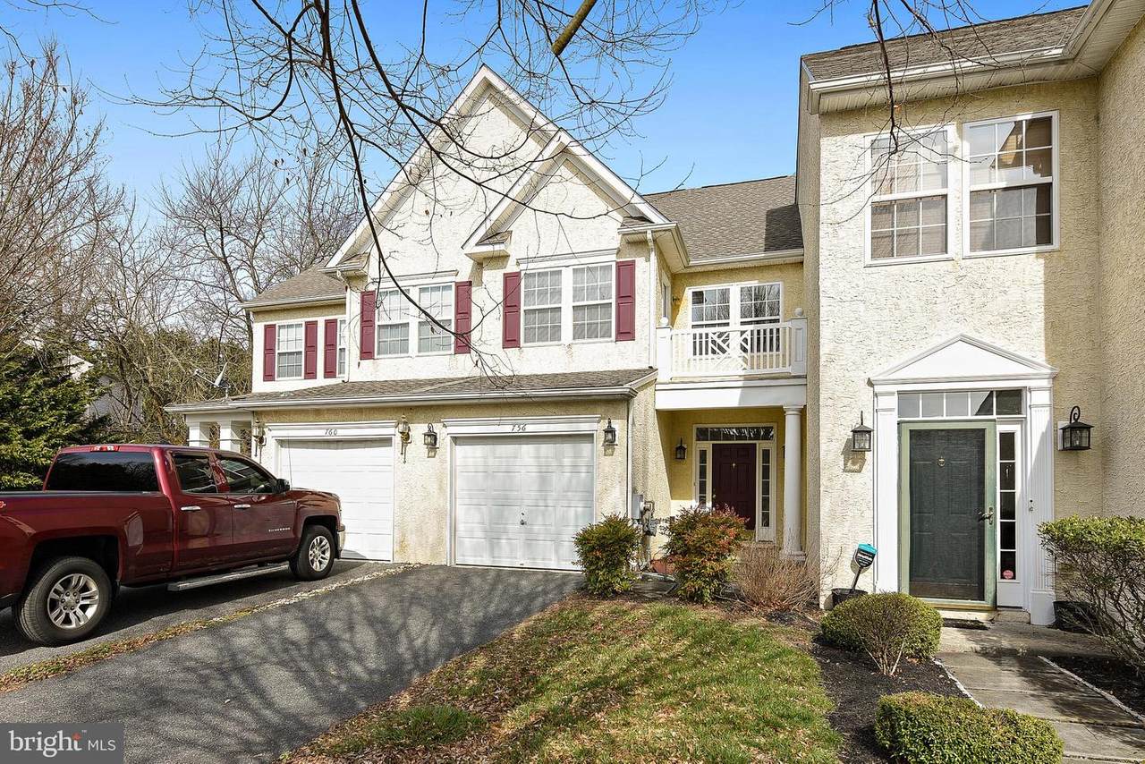 756 Kent Way - Photo 1