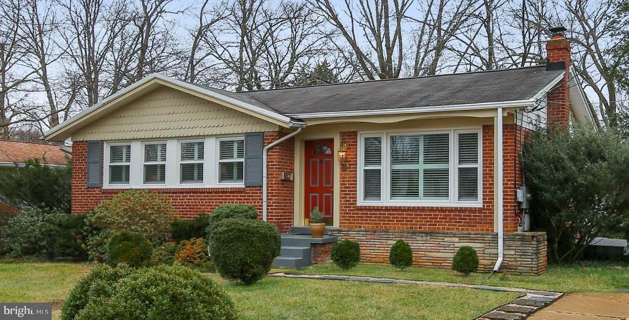 404 Orleans Circle - Photo 1