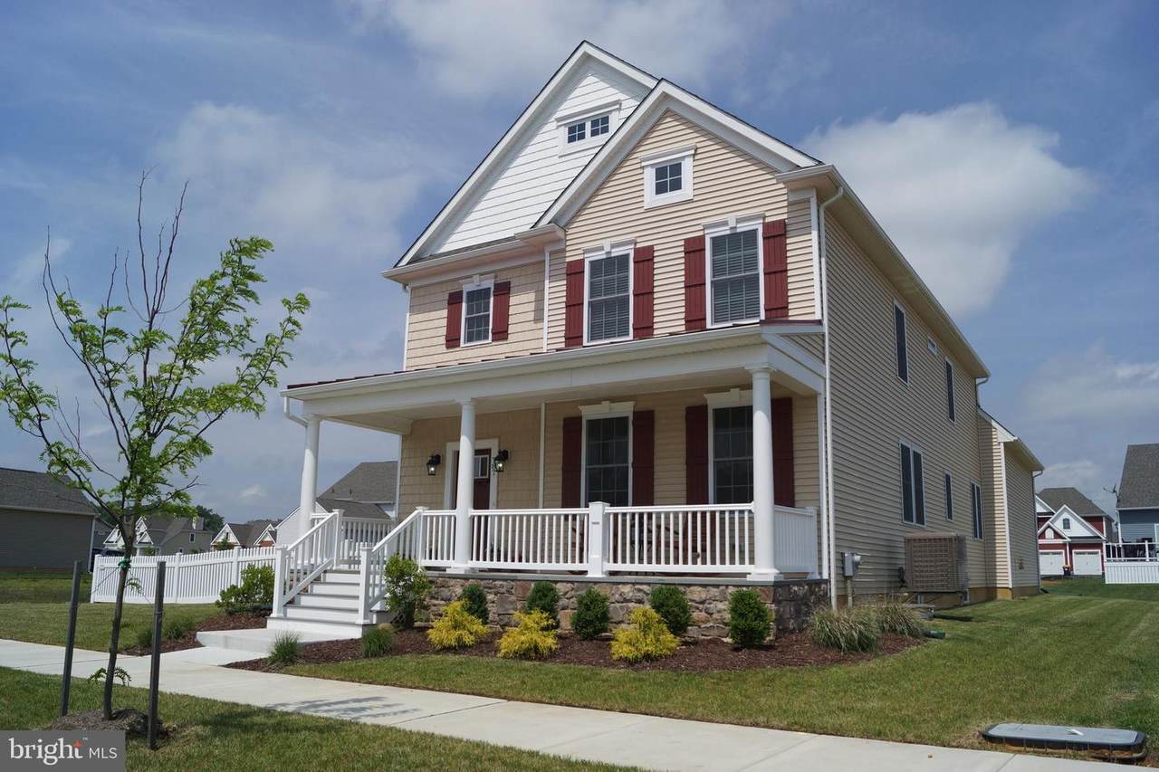 787 Idlewyld Drive - Photo 1