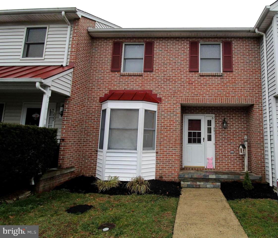 221 Wankoma Drive - Photo 1