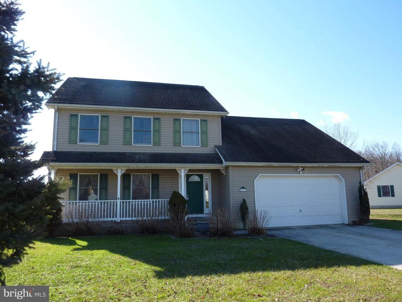 587 Fieldcrest Drive - Photo 1