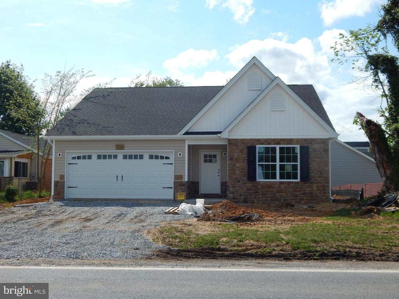665 Jefferson Avenue - Photo 1