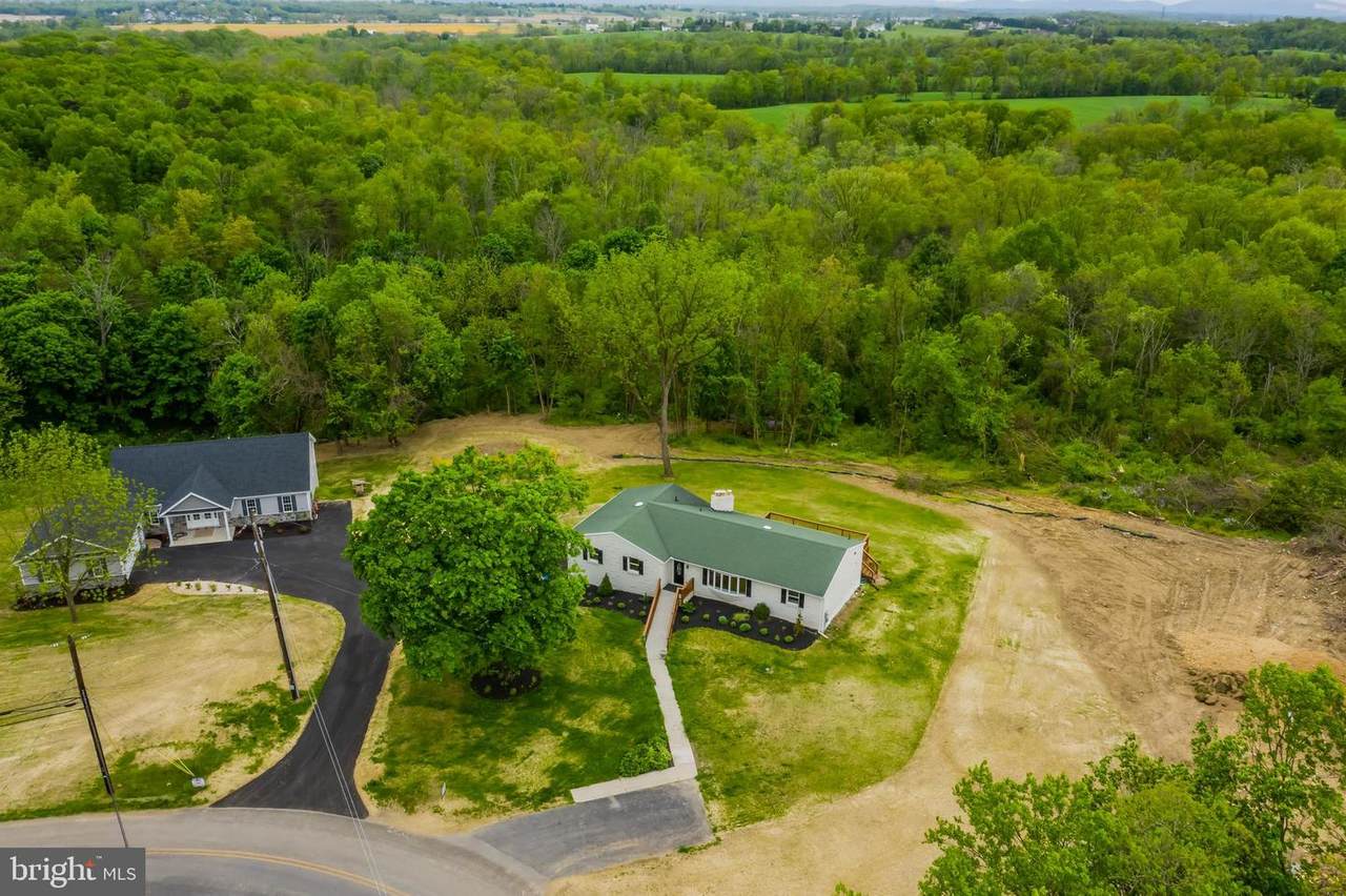 122 Sherwood Drive - Photo 1